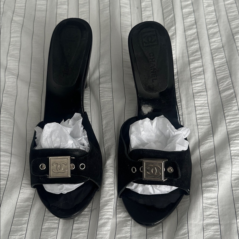 CHANEL Vintage Black Slides with Silverbuckle Details